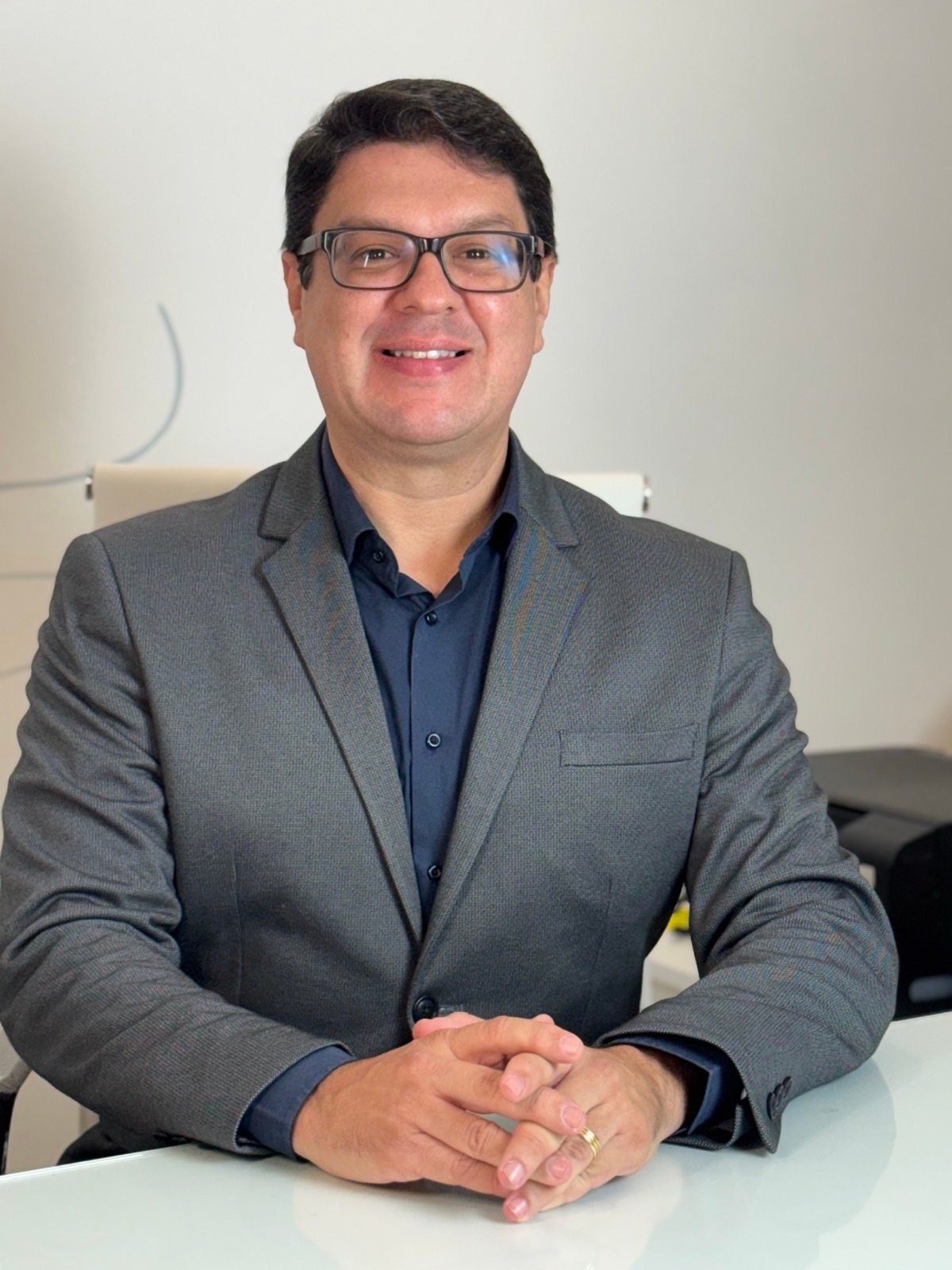 Dr. William Andrade
